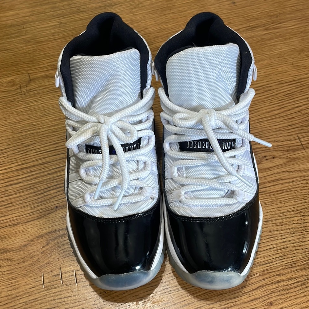 Nike Air Jordan 11 Retro GS 'Concord' 2018  378038-100  Youth Size 7Y